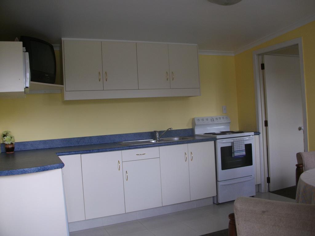 Karamea Holiday Park Bagian luar foto