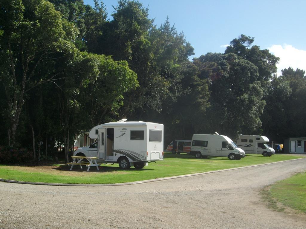 Karamea Holiday Park Bagian luar foto
